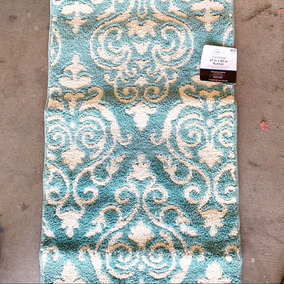 Mainstays Polyester Damask Tufted Runner 21” x 60” - Picture 3 of 3